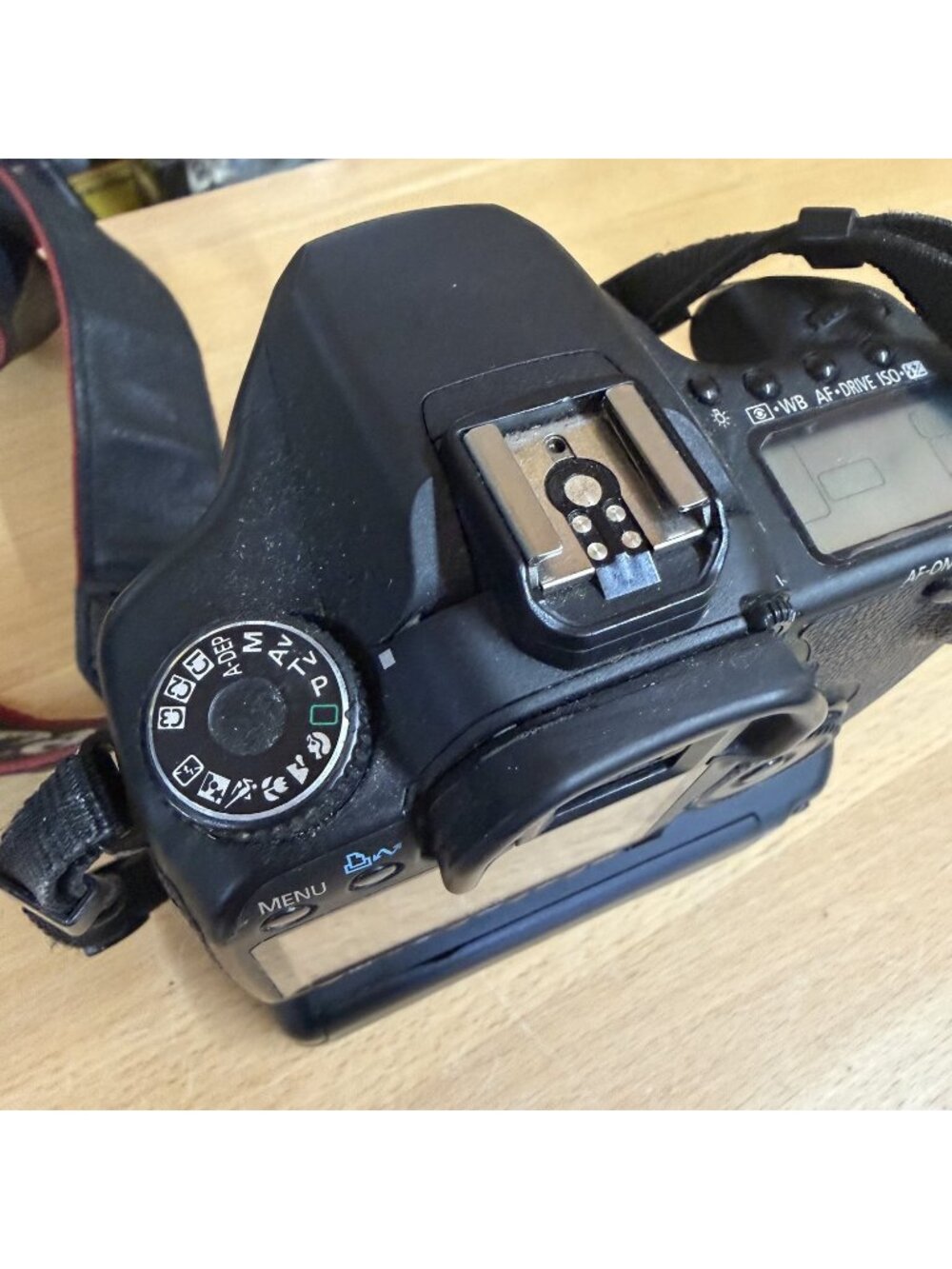 Canon EOS 40D 10.1MP Digital SLR Camera Body Black BG-E2 from JAPAN No Batteries - Picture 5 of 9